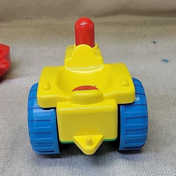 Vintage Hasbro Playskool Weebles Tractor/wagon and 2 Zoo Zoo shakers - Picture 4 of 11